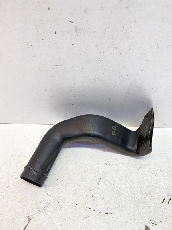 Патрубок воздушного фильтра