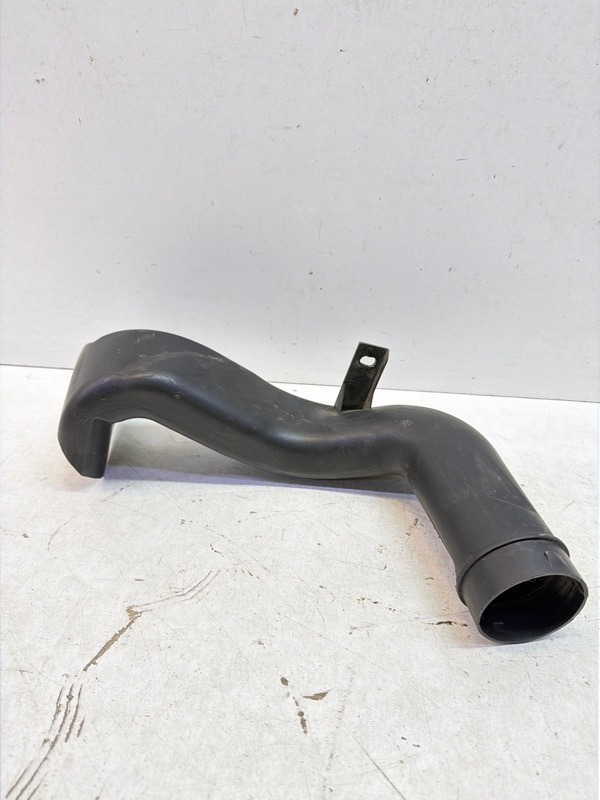 Патрубок воздушного фильтра