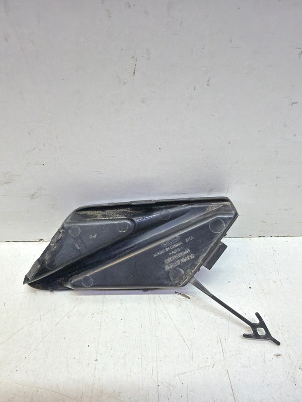 Заглушка буксировочного крюка