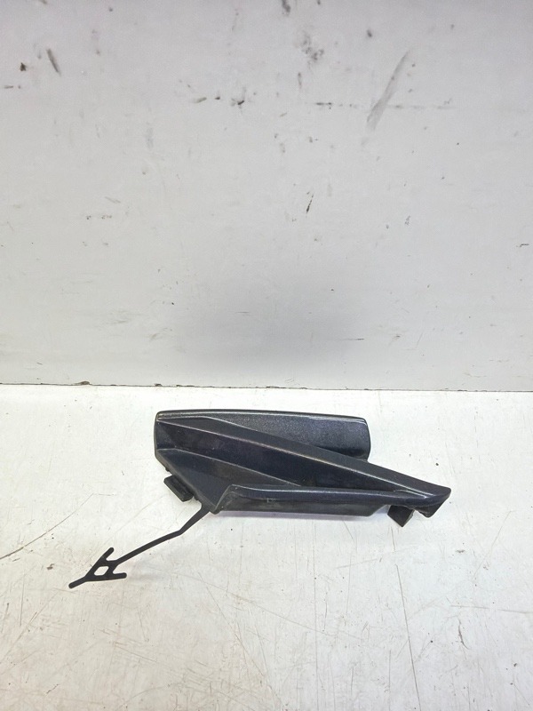 Заглушка буксировочного крюка