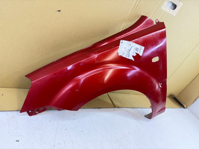 Крыло переднее левое