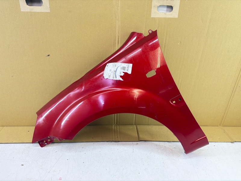 Крыло переднее левое