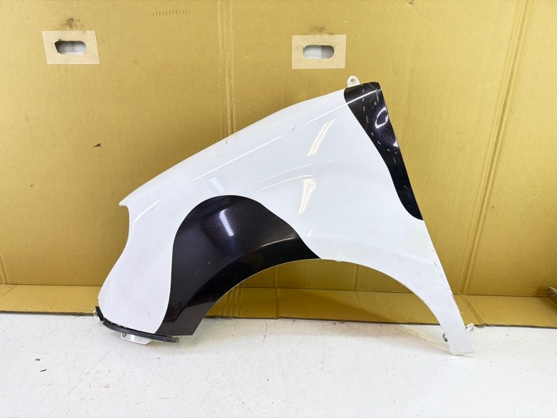 Крыло переднее левое