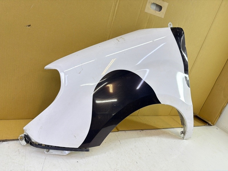 Крыло переднее левое