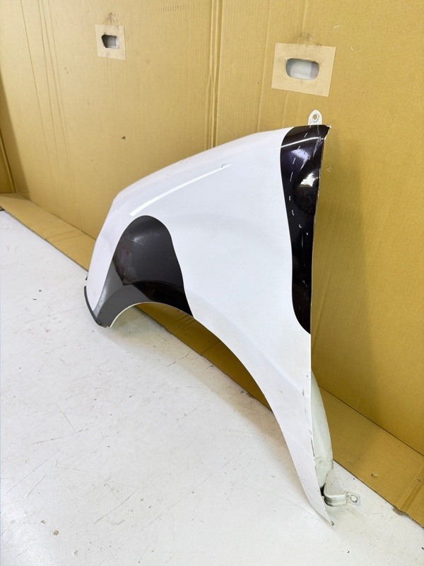 Крыло переднее левое