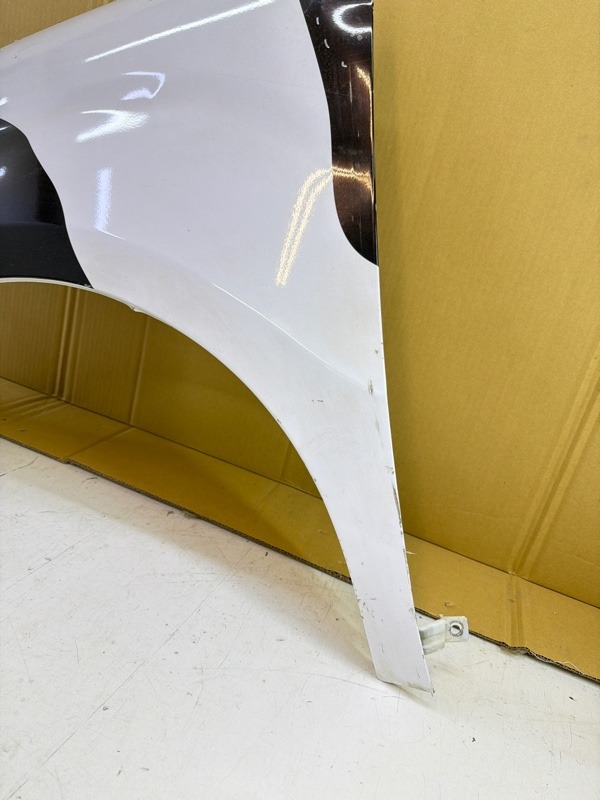 Крыло переднее левое