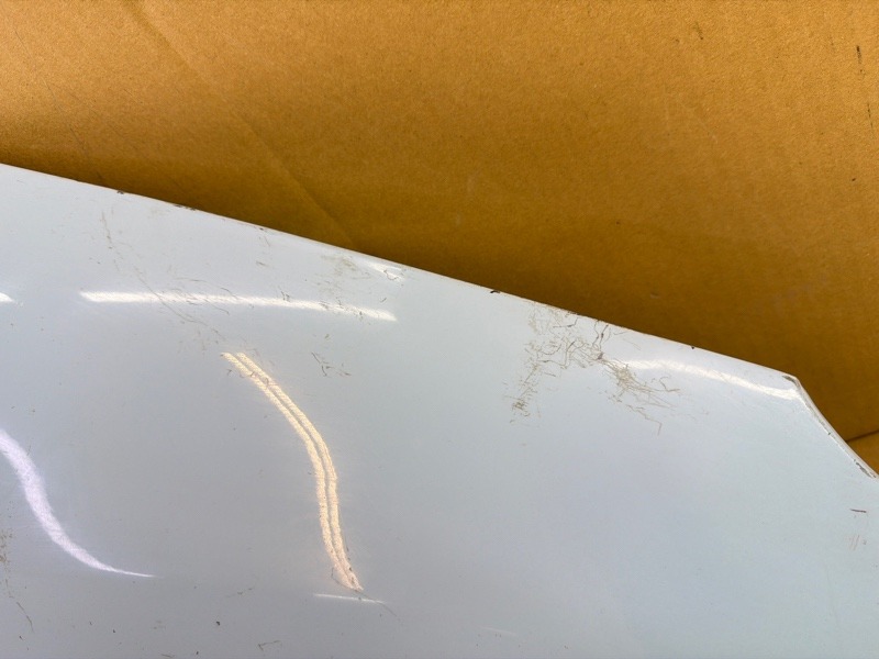 Крыло переднее правое