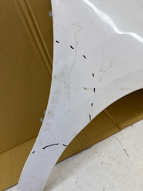 Крыло переднее правое