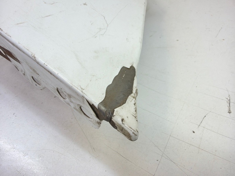 Крыло переднее правое