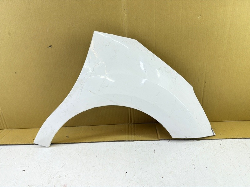 Крыло переднее правое