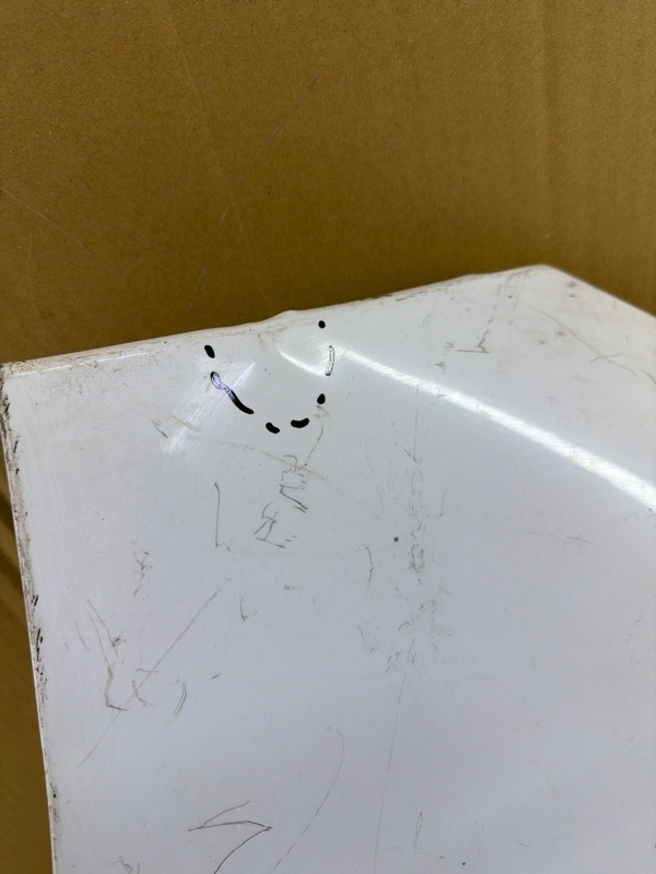 Крыло переднее правое