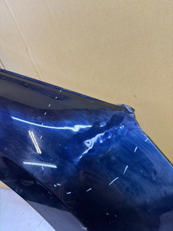 Крыло переднее правое