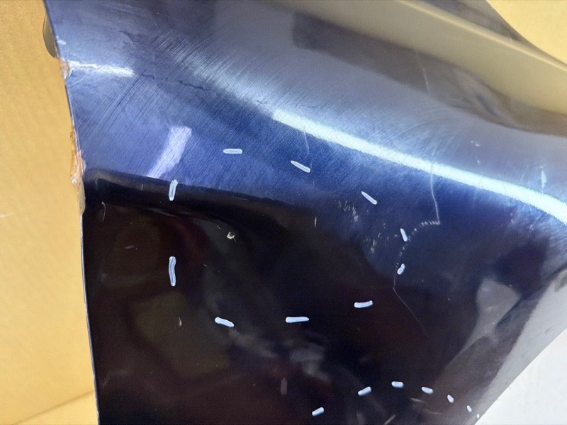 Крыло переднее правое