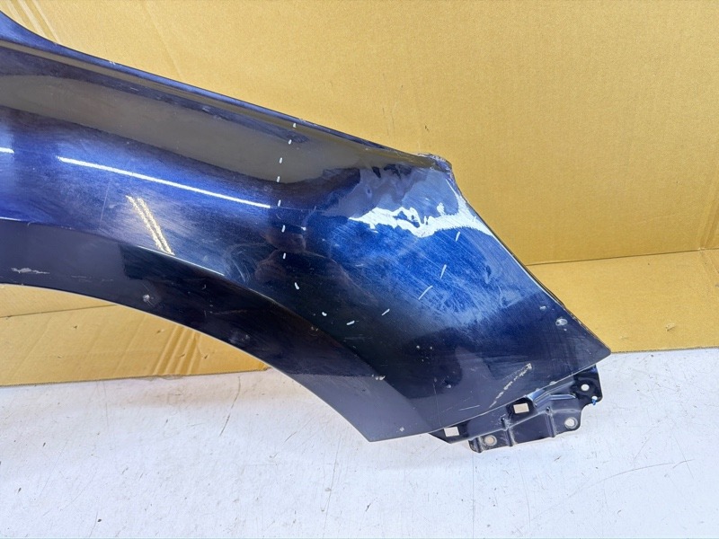 Крыло переднее правое