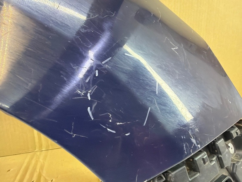 Крыло переднее правое