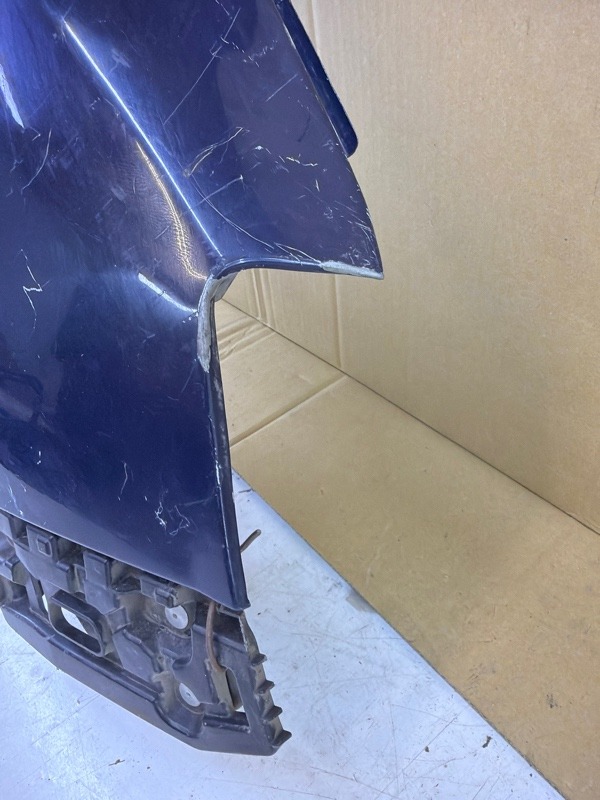 Крыло переднее правое