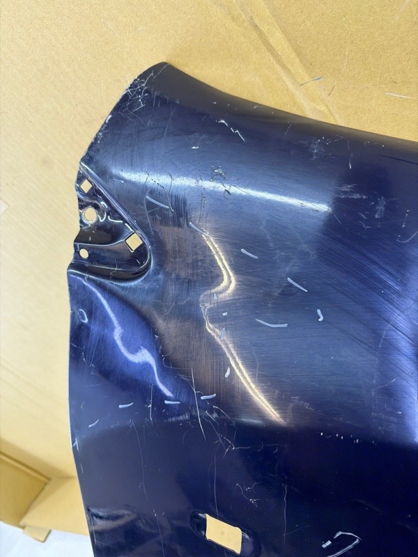 Крыло переднее правое