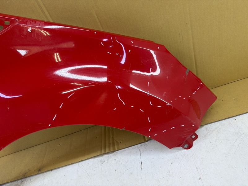 Крыло переднее правое