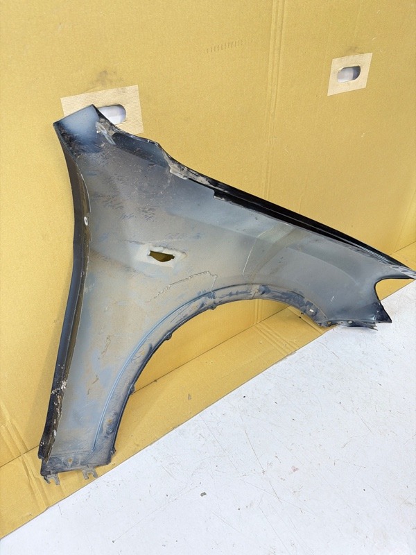 Крыло переднее левое