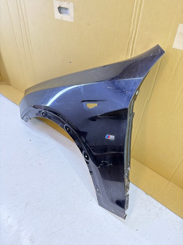 Крыло переднее левое