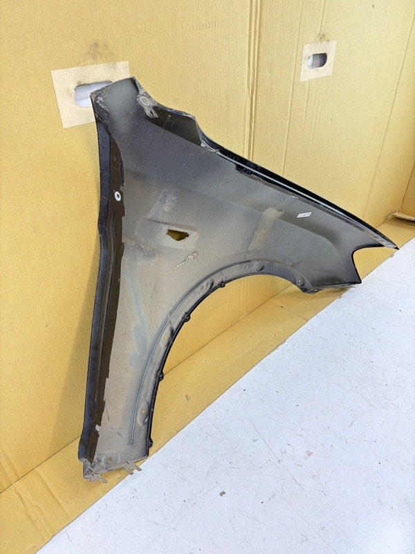 Крыло переднее левое