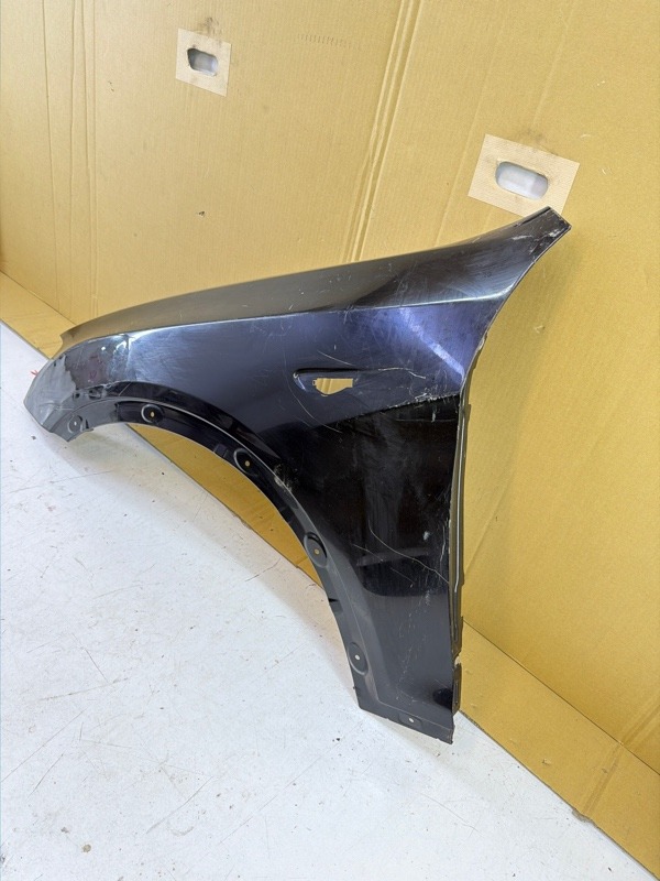 Крыло переднее левое