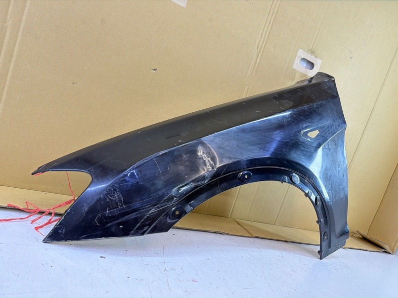 Крыло переднее левое