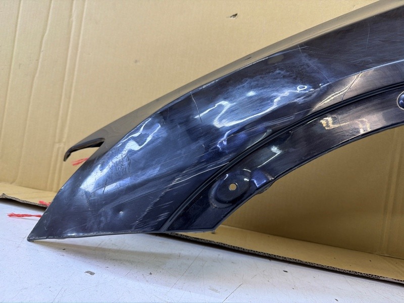 Крыло переднее левое