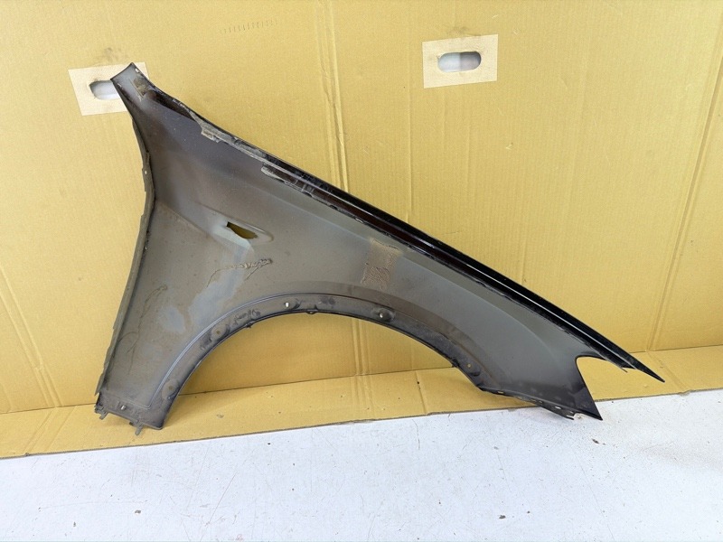 Крыло переднее левое