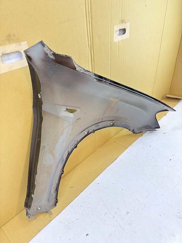 Крыло переднее левое