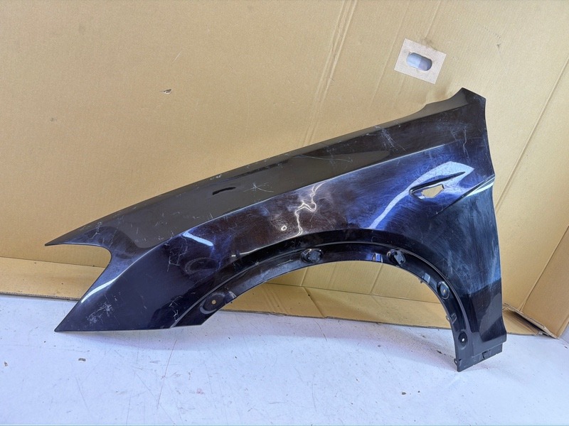 Крыло переднее левое