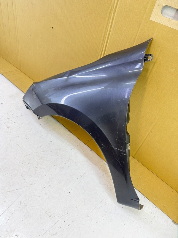 Крыло переднее левое