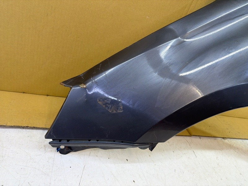 Крыло переднее левое