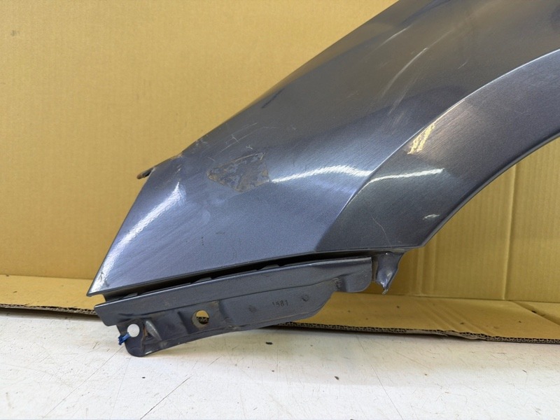 Крыло переднее левое