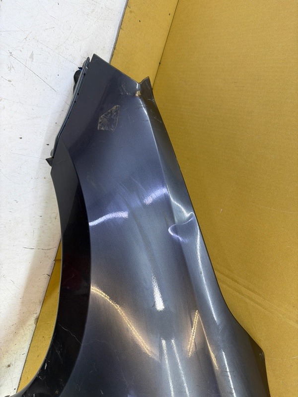 Крыло переднее левое