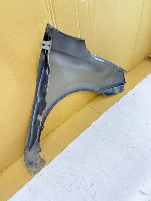 Крыло переднее левое