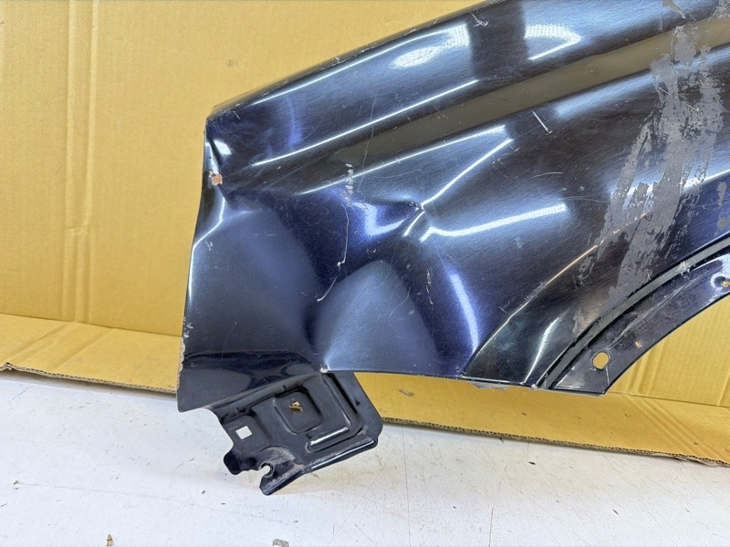 Крыло переднее левое