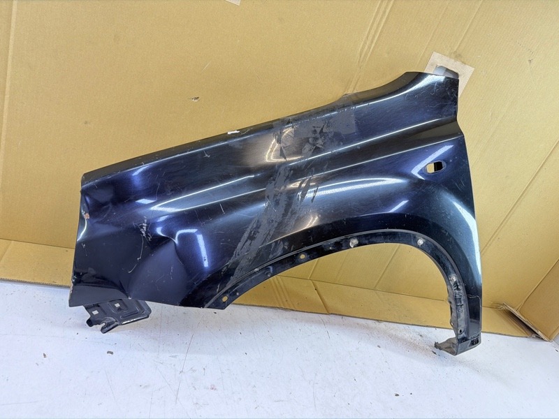 Крыло переднее левое