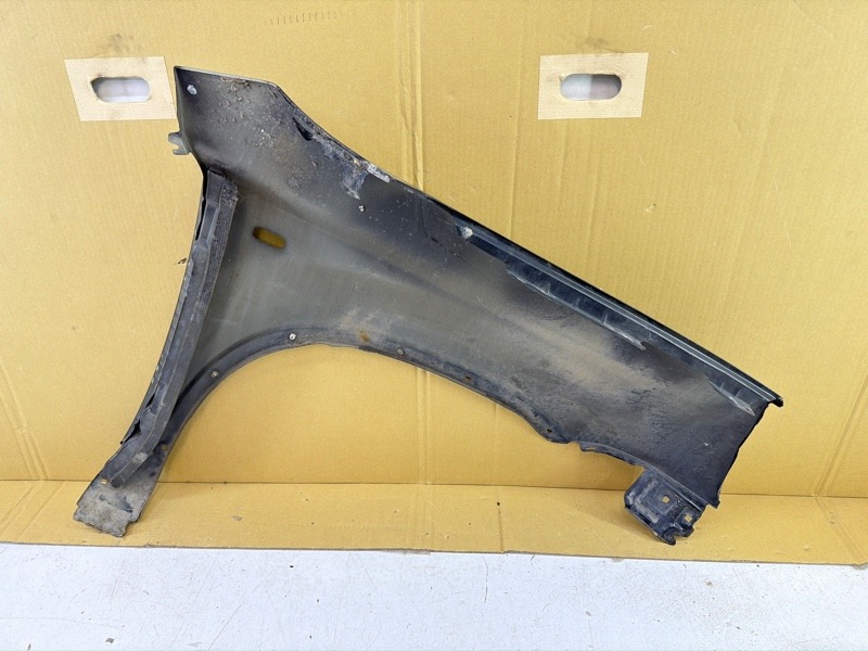 Крыло переднее левое