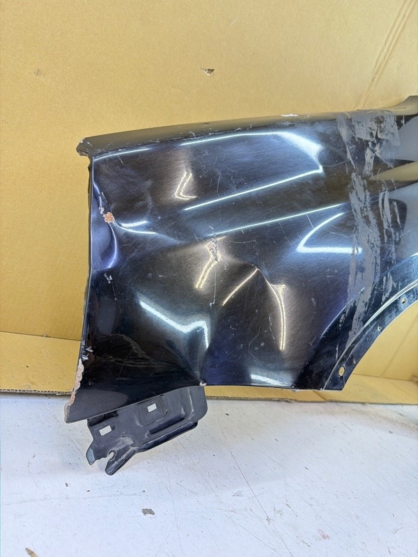 Крыло переднее левое