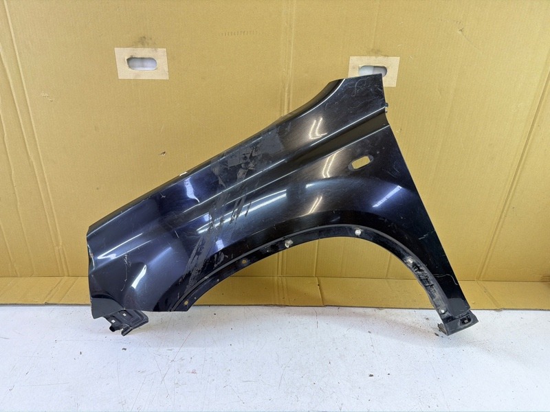 Крыло переднее левое