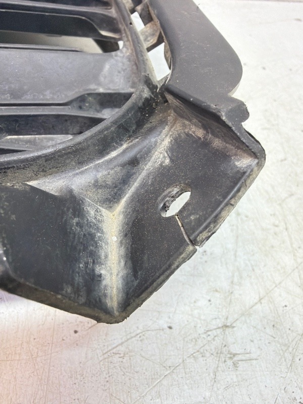 Решетка в бампер левая