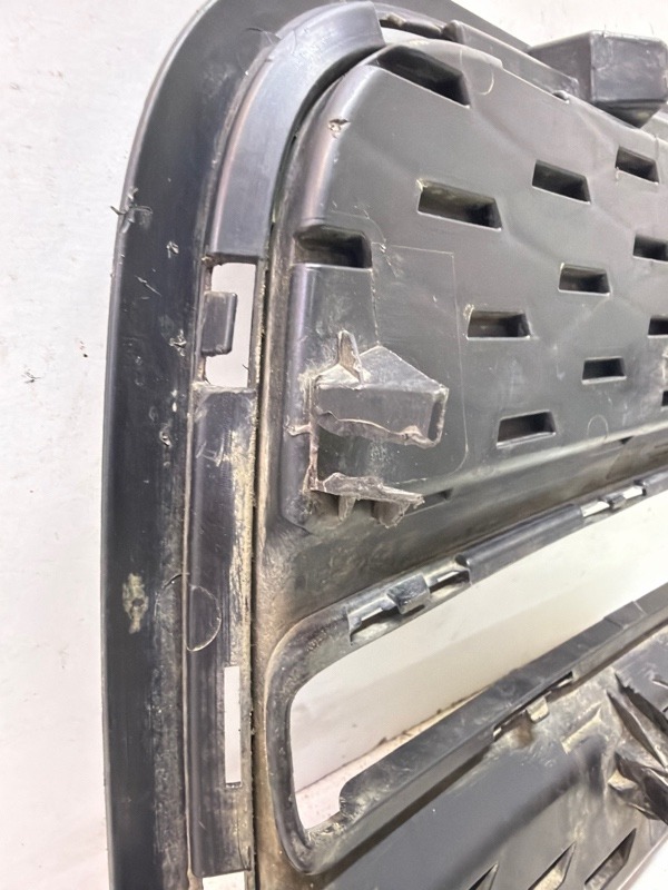 Решетка в бампер левая