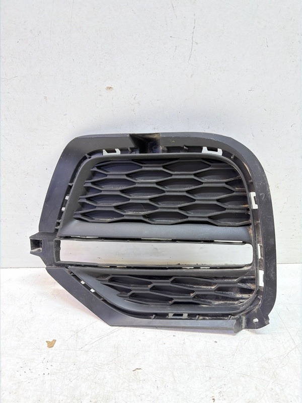 Решетка в бампер левая