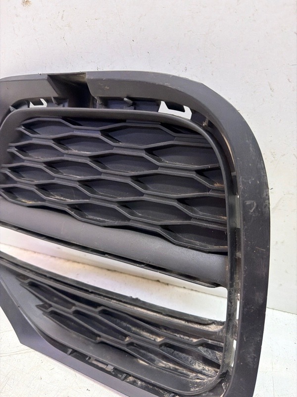 Решетка в бампер левая