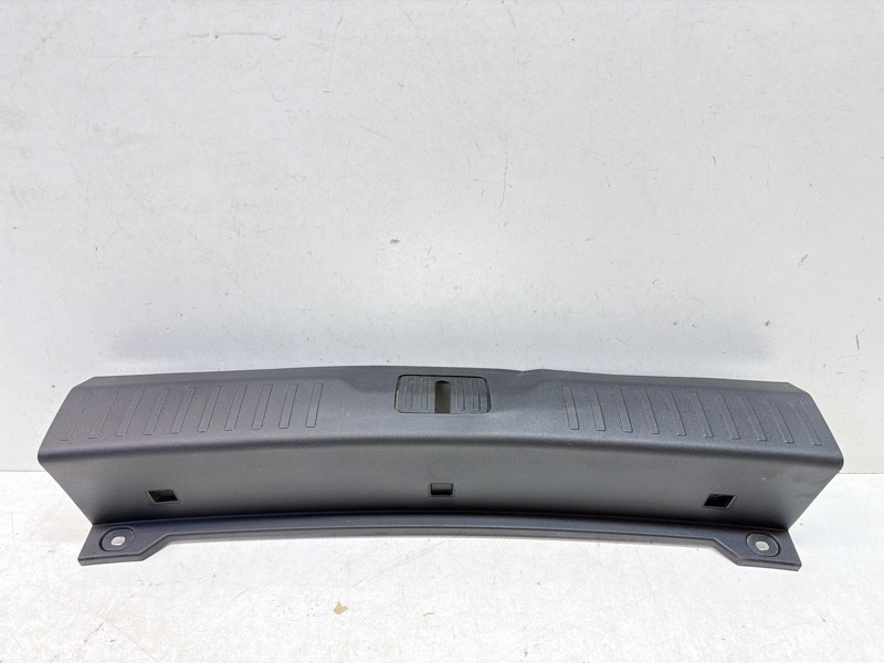 Кожух замка багажника