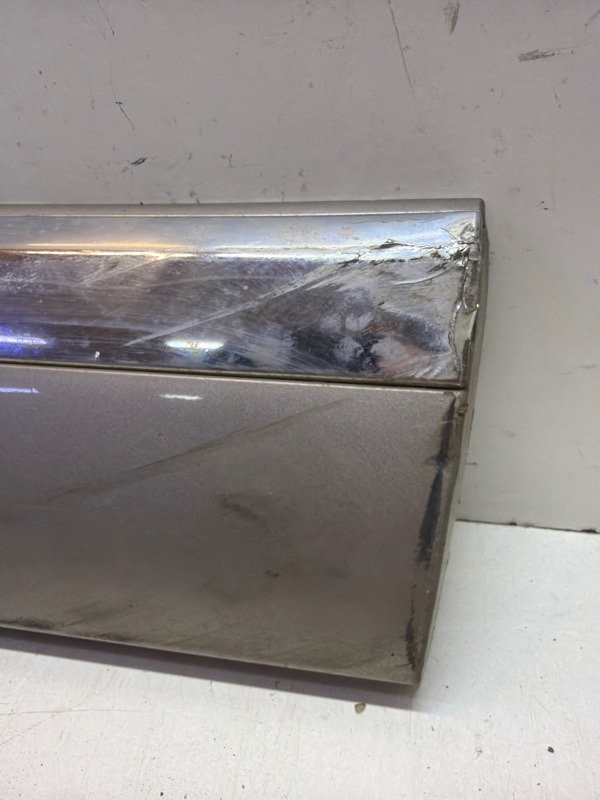 Накладка двери задней правой