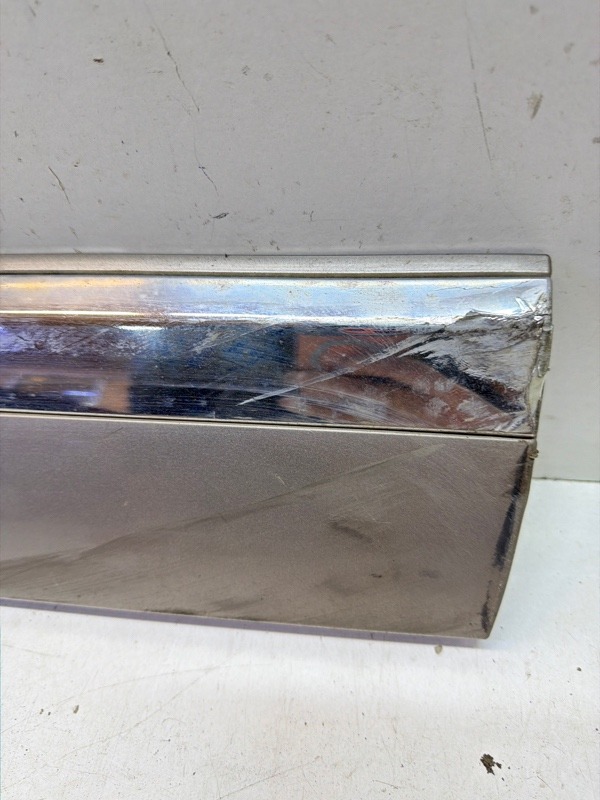 Накладка двери задней правой