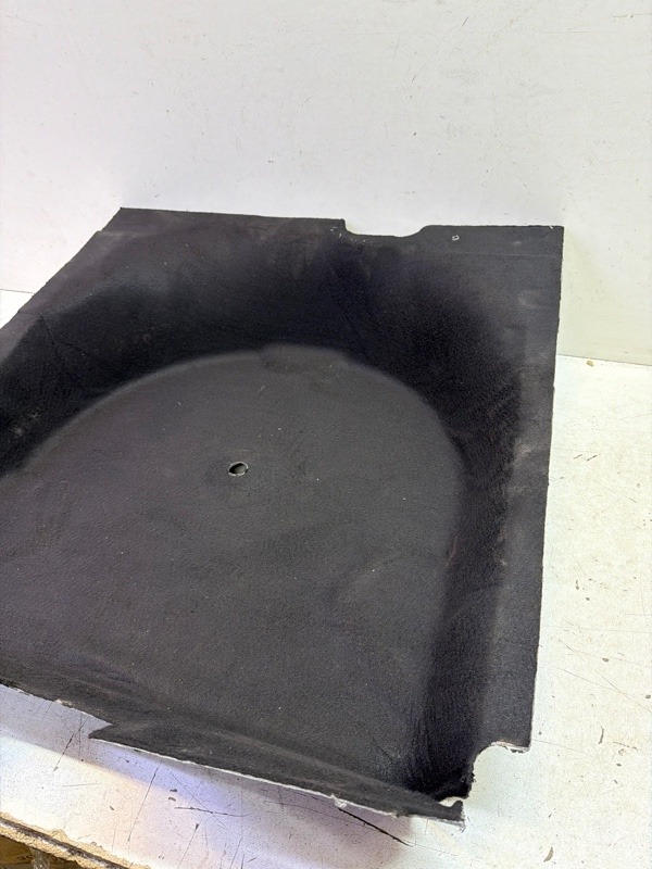 Обшивка багажника