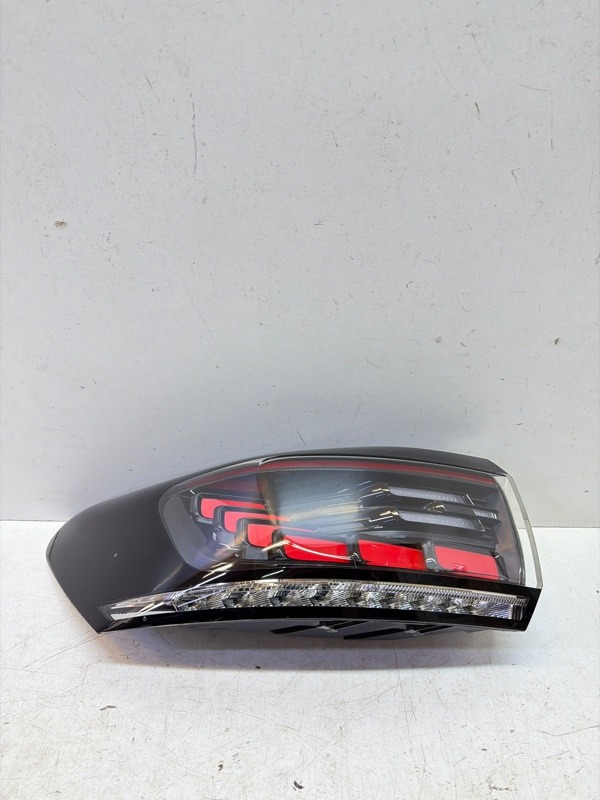 Фонарь задний левый